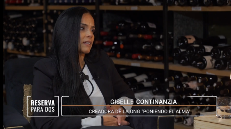 Giselle Continanzia: Creadora del Hogar Mahatma que protege a más de 20 bebés entre 0 y 2años|  Reserva Para Dos